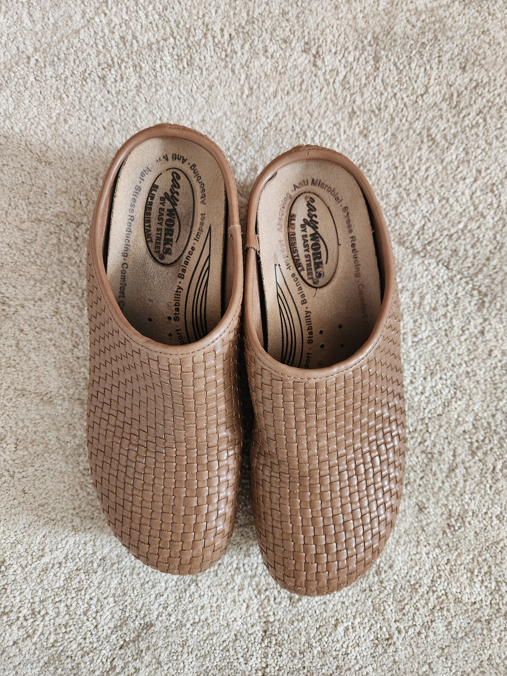 💕5/$25  Tan Woven Slip-On Clogs